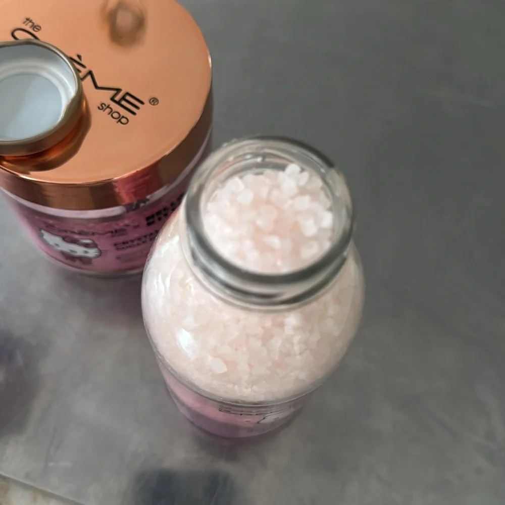 The Creme Shop X HELLO KITTY Sugar Body Scrub and Bath Crystals NWOT - Picture 9 of 11